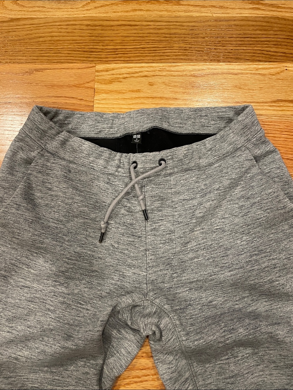 Uniqlo Men's Heather Gray Drawstring Joggers